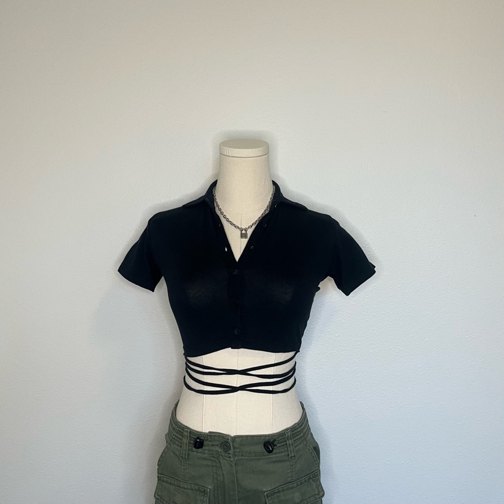 Black Motel Rocks shirt with bow